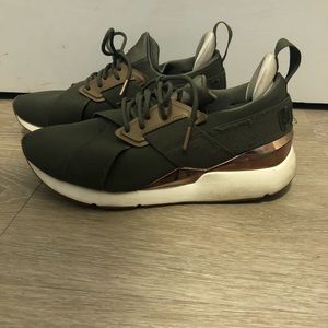 Puma sneakers running athletic shoes size 9